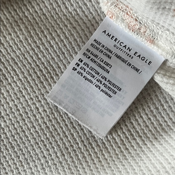 American Eagle Patchwork Floral V-Neck Top size small - Picture 9 of 9